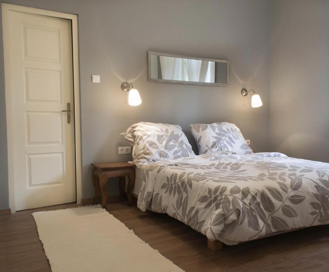 Adorable, Cosy Apartment At The Heroes' Square Boedapest Buitenkant foto