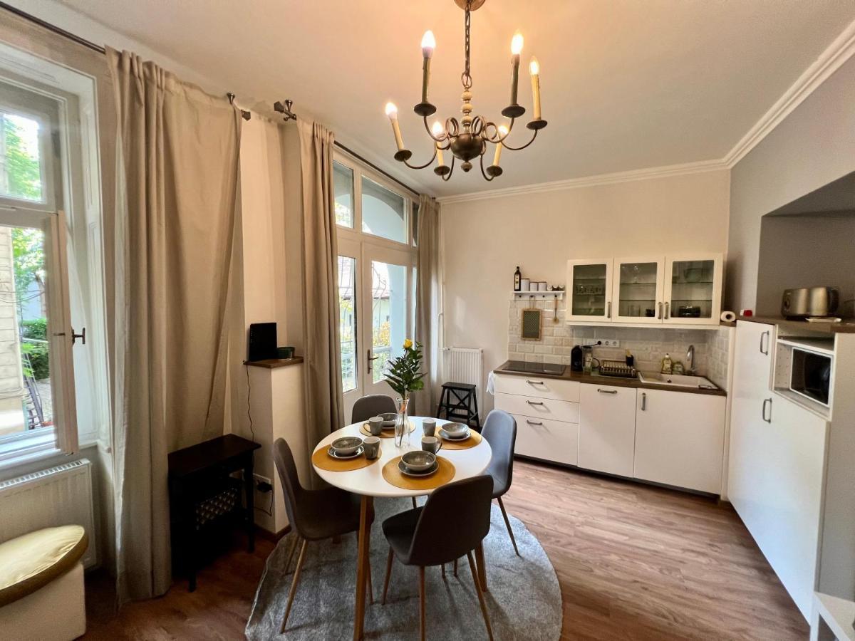 Adorable, Cosy Apartment At The Heroes' Square Boedapest Buitenkant foto